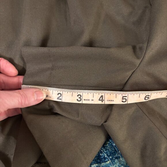 Old Navy Trouser shorts - Large - Picture 3 of 6